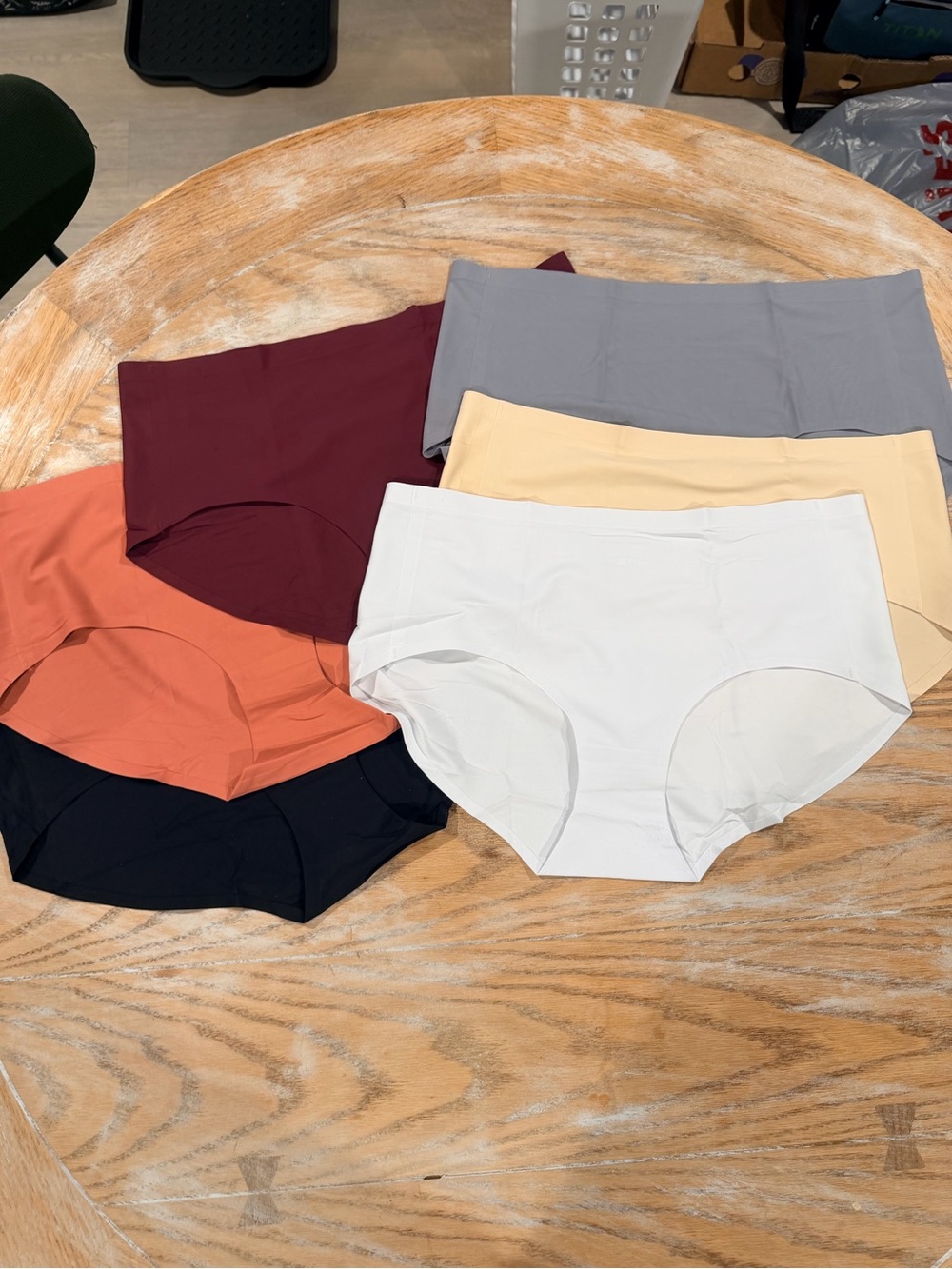 Seamless Women’s Underwear No-Show Hipster Brief- XL New